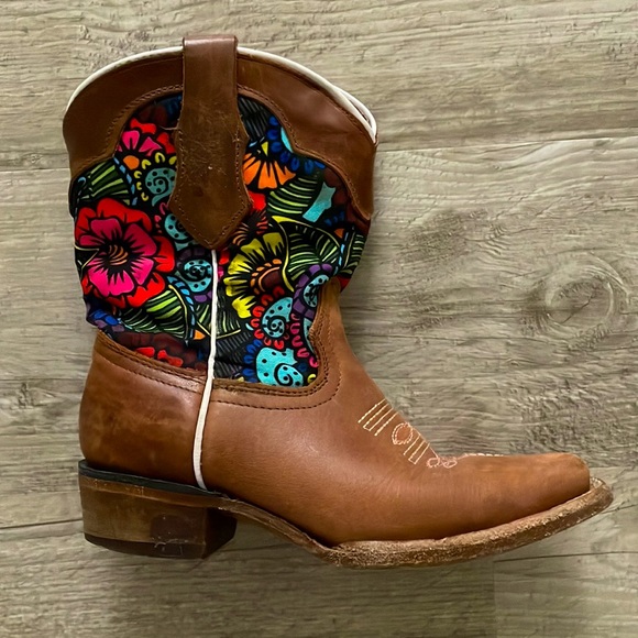 Shoes Girls Cowgirl Boots Barely Used Leather Size 7 Poshmark